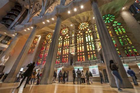 sagrada familia entry covid